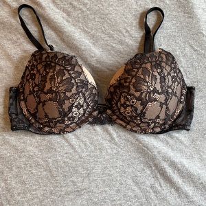Victoria Secret very sexy push ups bra (size 32 C)